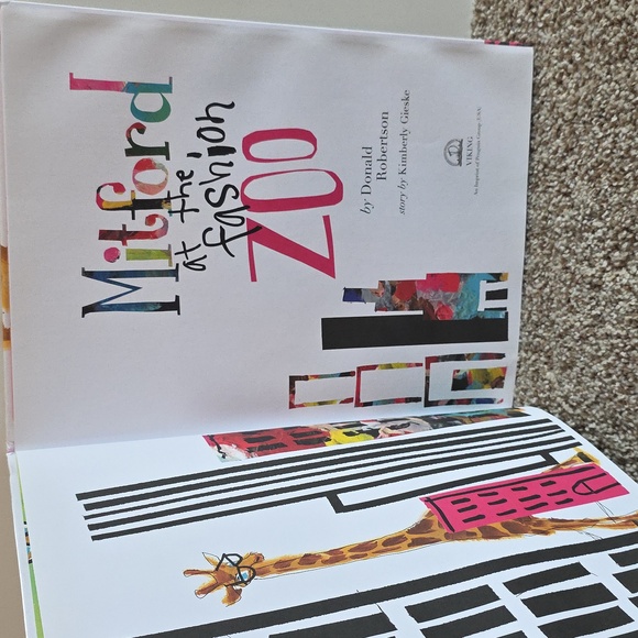 Children's Book Young Charlotte Filmmaker And Mitford At The Fashion Zoo - Picture 8 of 12